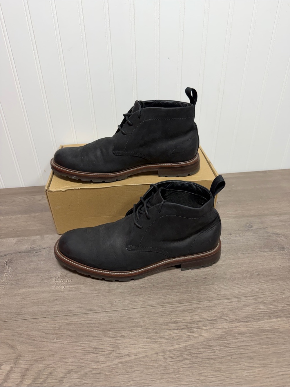 Used men’s Cole haan  Roundhill Grand Waterproof Chukka boots size 8.5